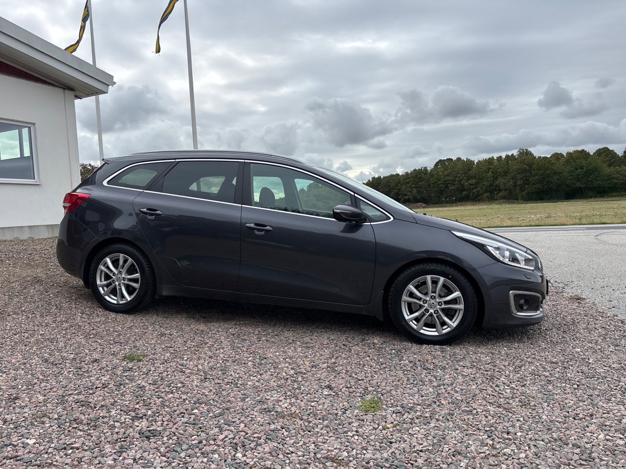 Kia Ceed cee'd_sw 1.6 GDI DCT Euro 6 2018, bild 2/8