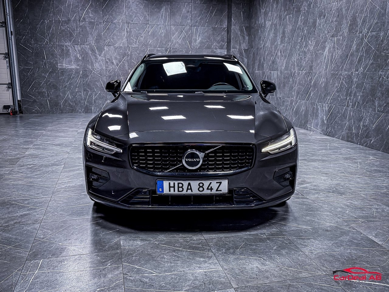 Volvo V60 B4 Plus Dark Läder 2023, bild 2/10