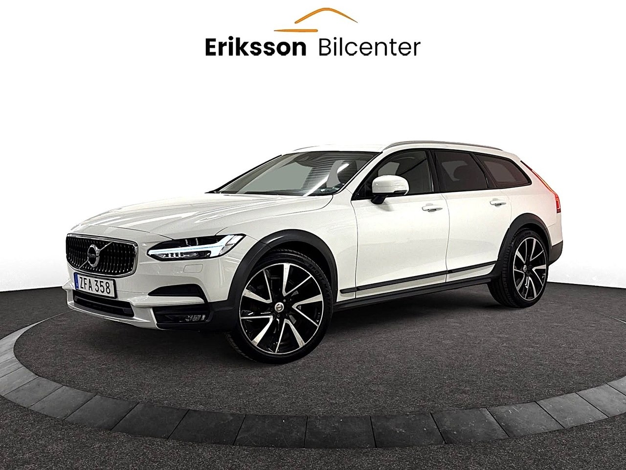 Volvo V90 Cross Country