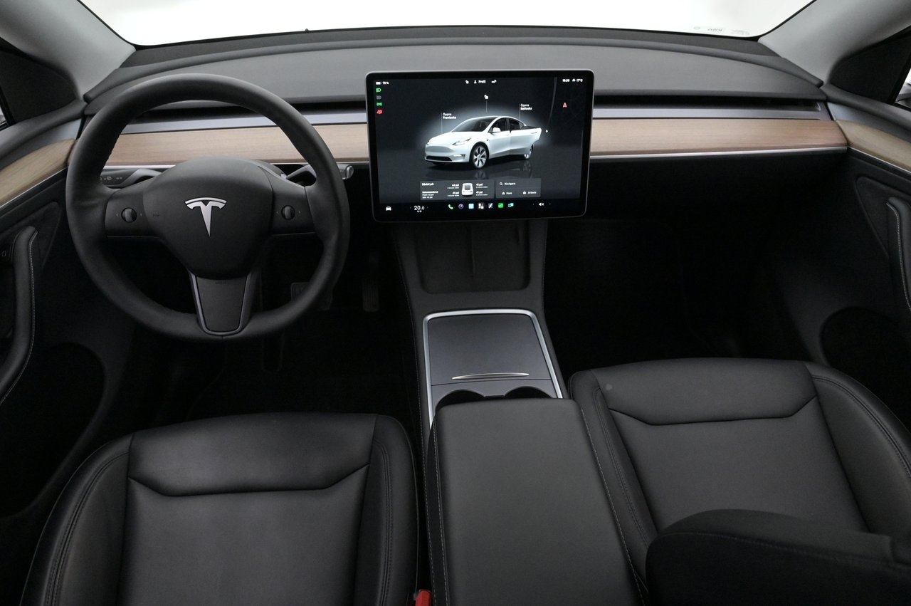 Tesla Model Y Long Range AWD Autopilot 2024, kuva 6/10