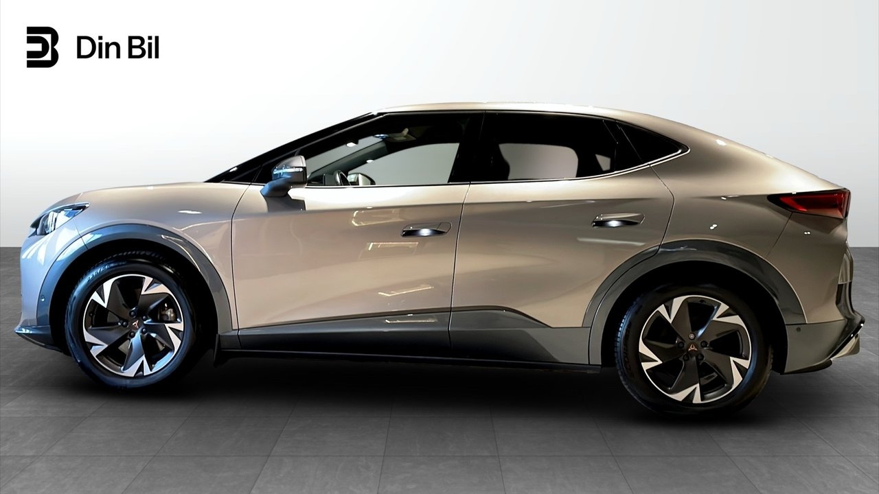 Cupra Tavascan 2024, photo 2/10