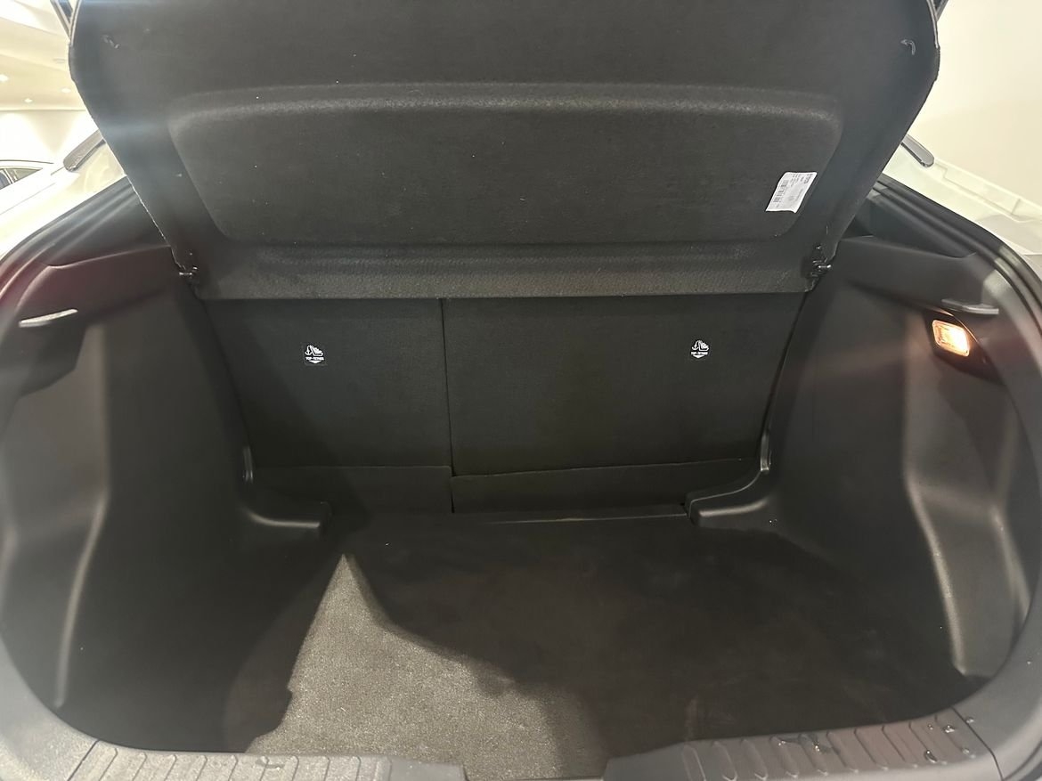 Toyota C-HR 2025, photo 6/10
