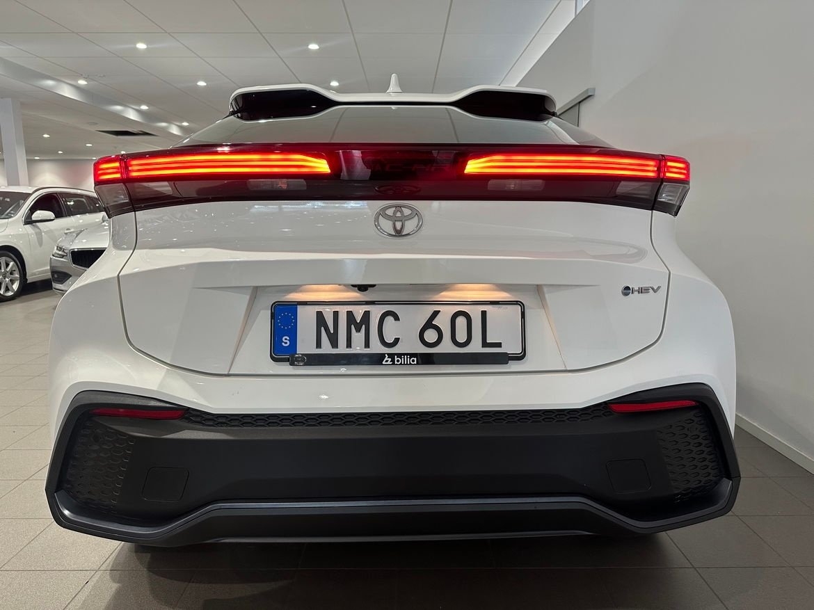 Toyota C-HR 2025, photo 5/10