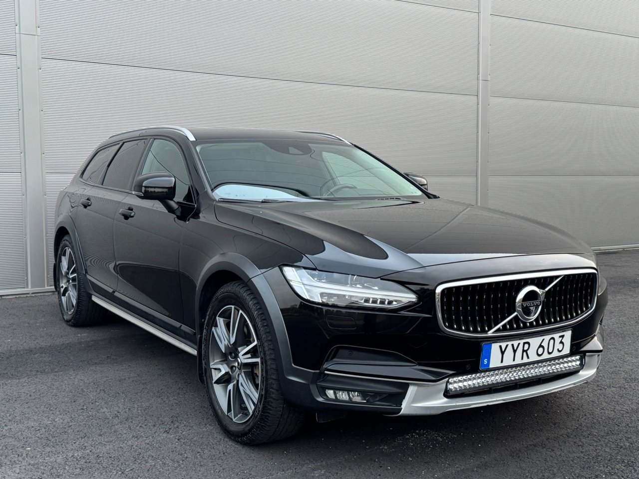 Volvo V90 Cross Country 2018, bild 2/11