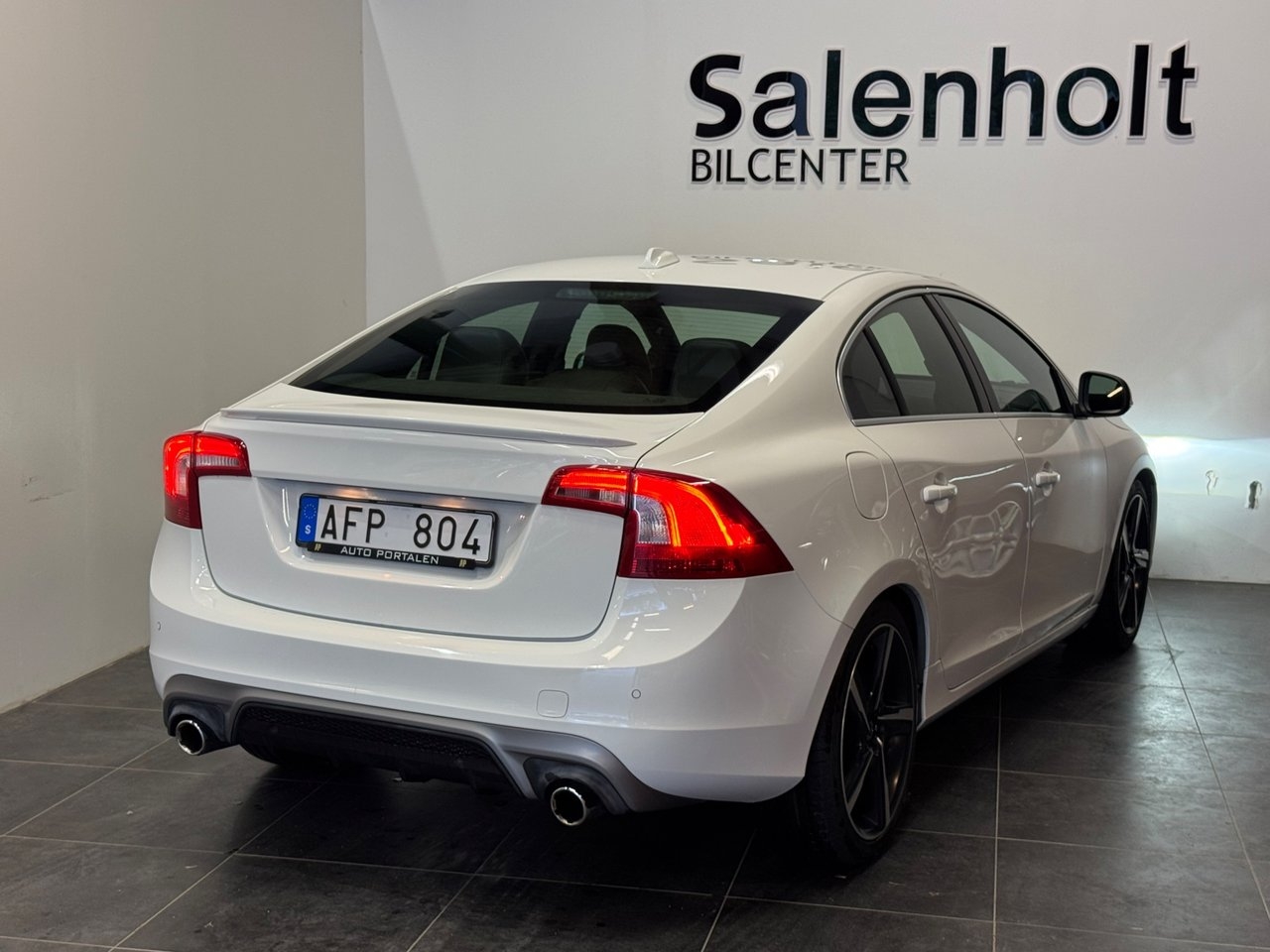 Volvo S60 T6 AWD Geartronic R-Design 2014, kuva 5/10