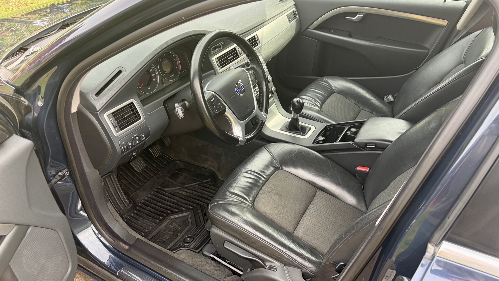 Volvo V70 2.4D Momentum 2010, bild 7/10