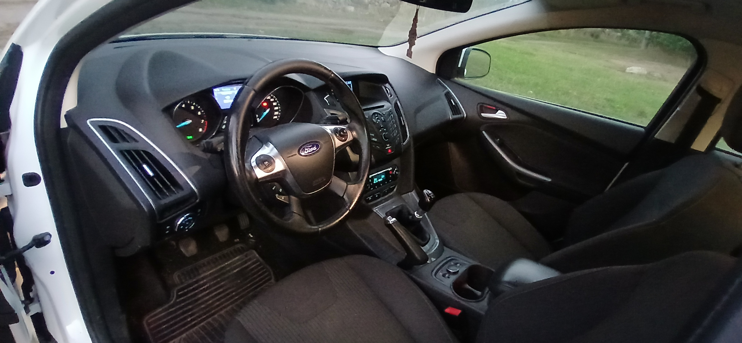 Ford Focus Kombi 1.0 EcoBoost Manuell 2014, bild 5/6