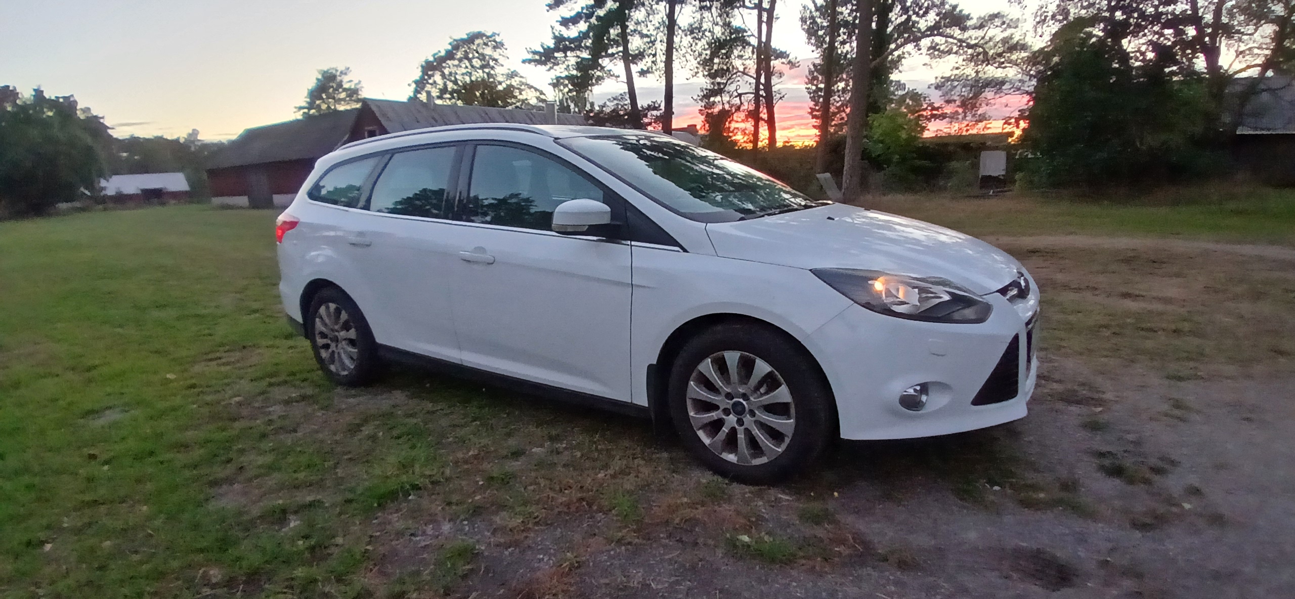 Ford Focus Kombi 1.0 EcoBoost Manuell 2014, bild 2/6