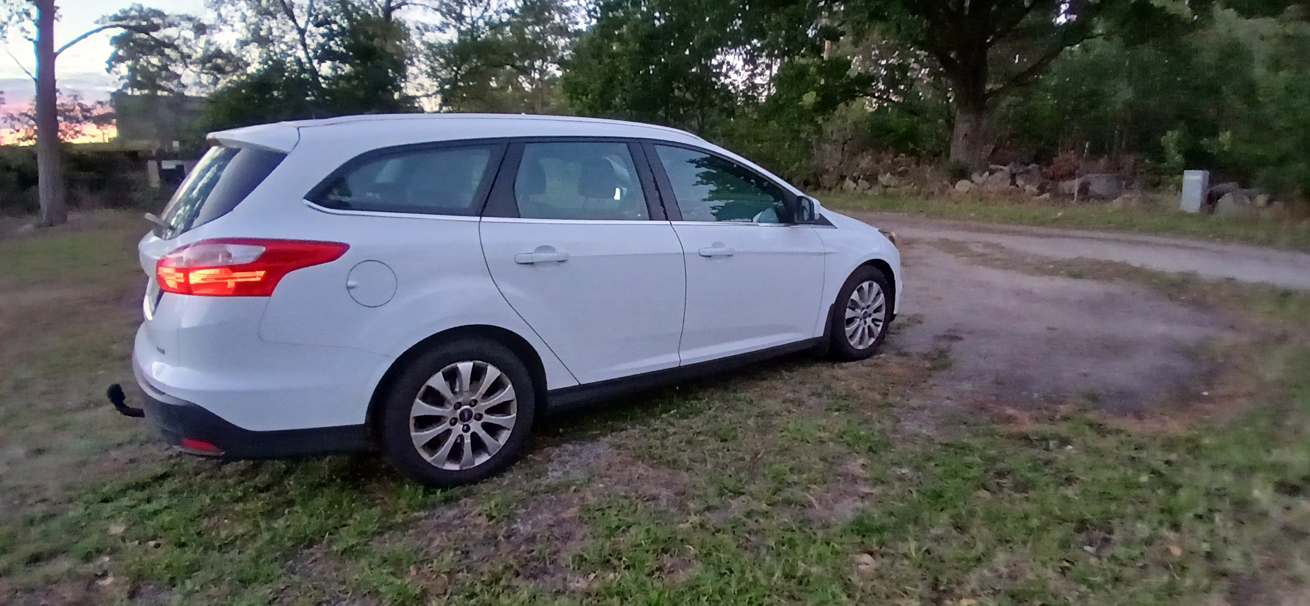 Ford Focus Kombi 1.0 EcoBoost Manuell 2014, bild 4/6