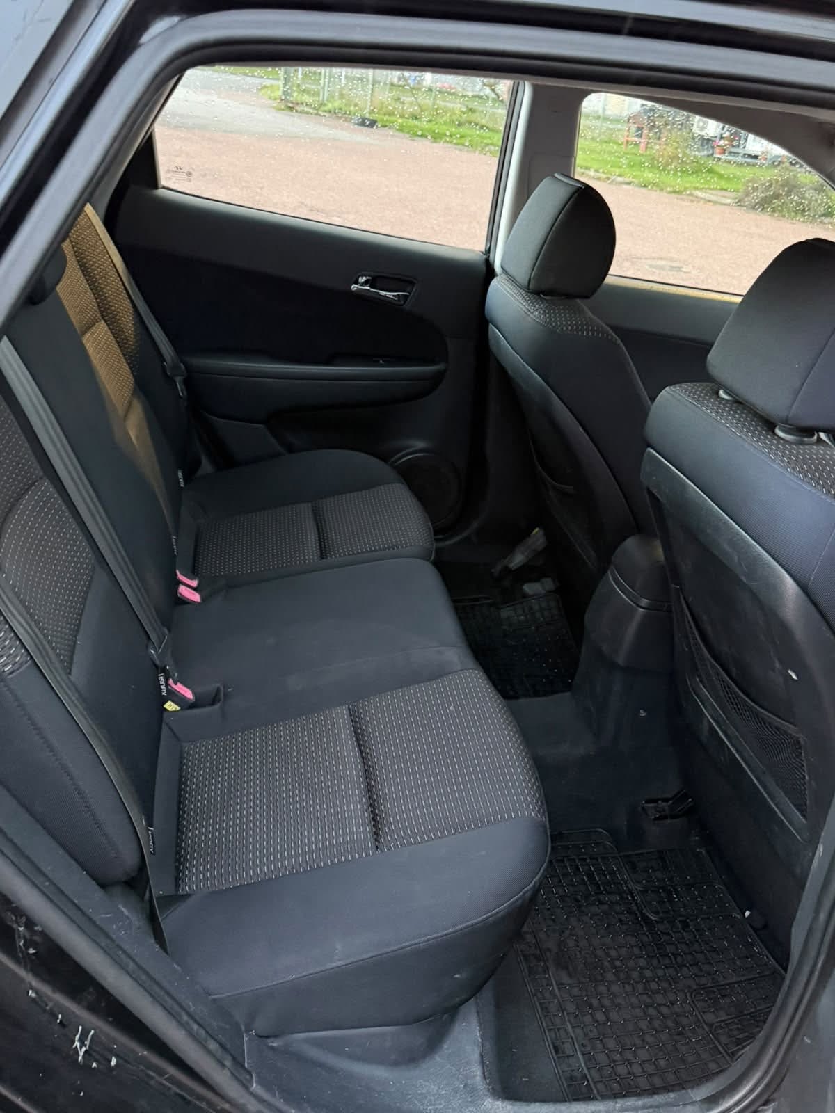 Hyundai i30 1.6 CRDi Manuell 2008, bild 6/7