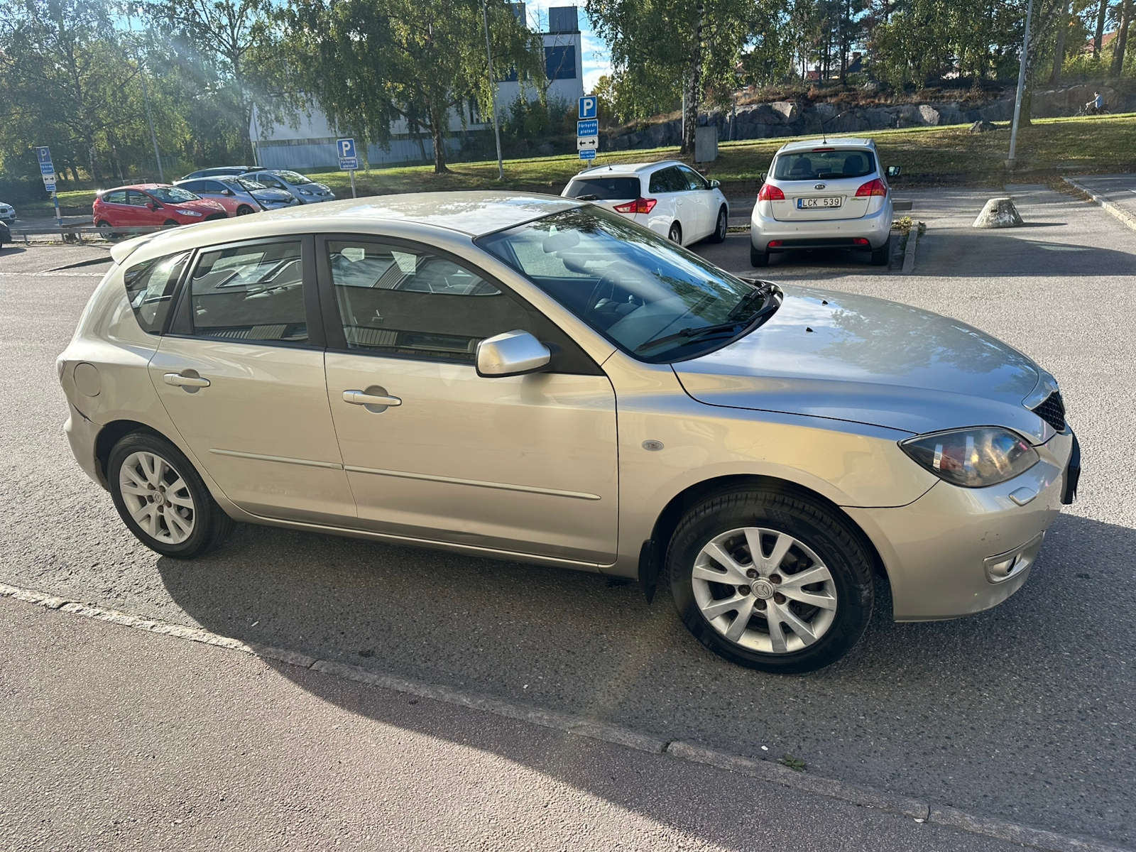 Mazda 3 Sport 1.6 MZR Automatisk 2008, bild 2/10