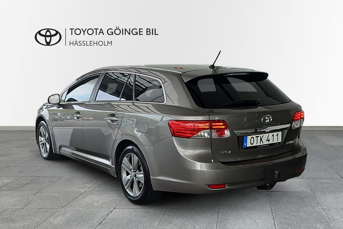 Toyota Avensis 1.8 KOMBI ED 2014, photo 2/10