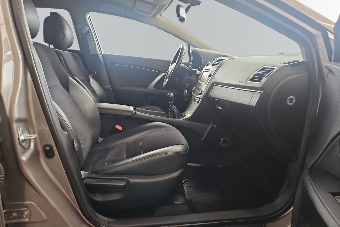 Toyota Avensis 1.8 KOMBI ED 2014, photo 6/10