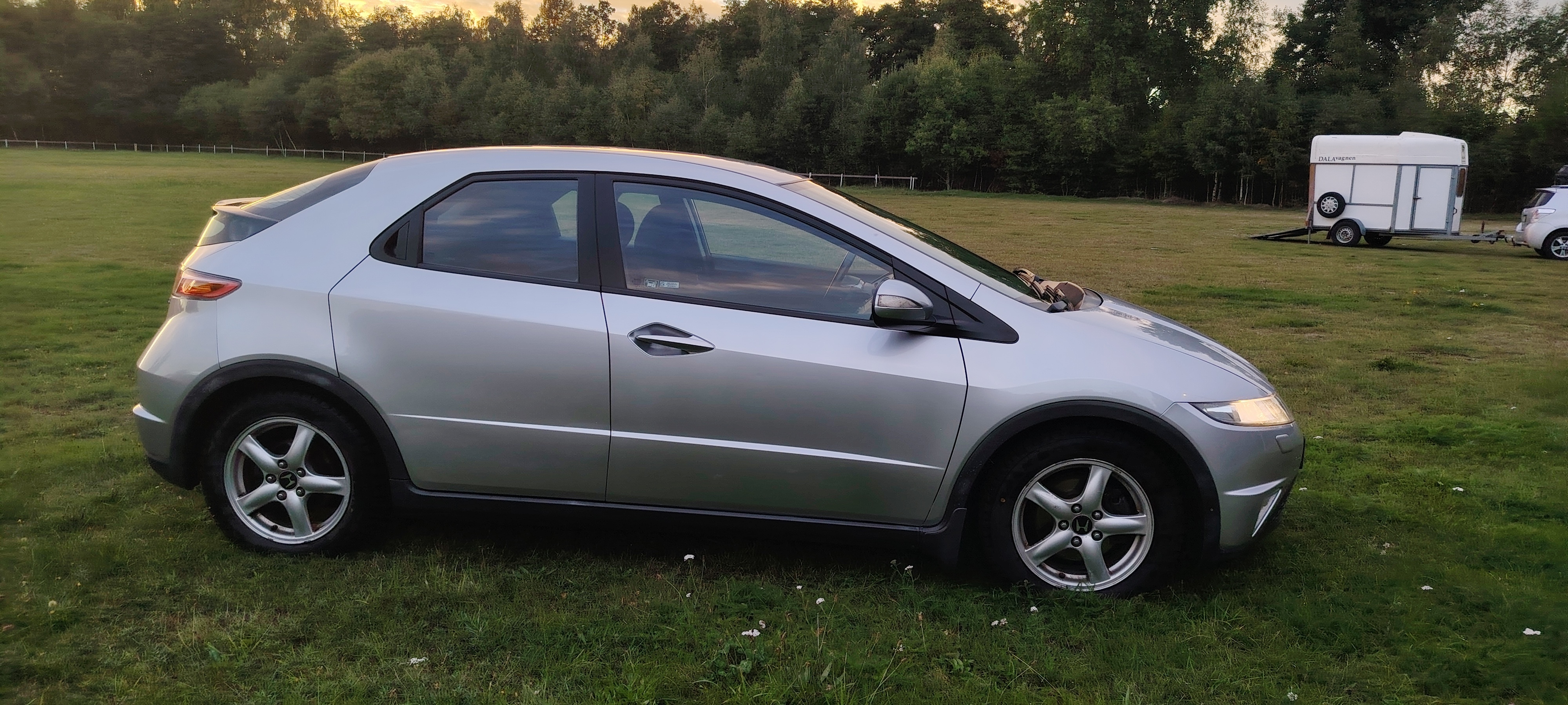 Honda Civic 5-dörrar 1.8 i-VTEC Manuell 2006, bild 4/10