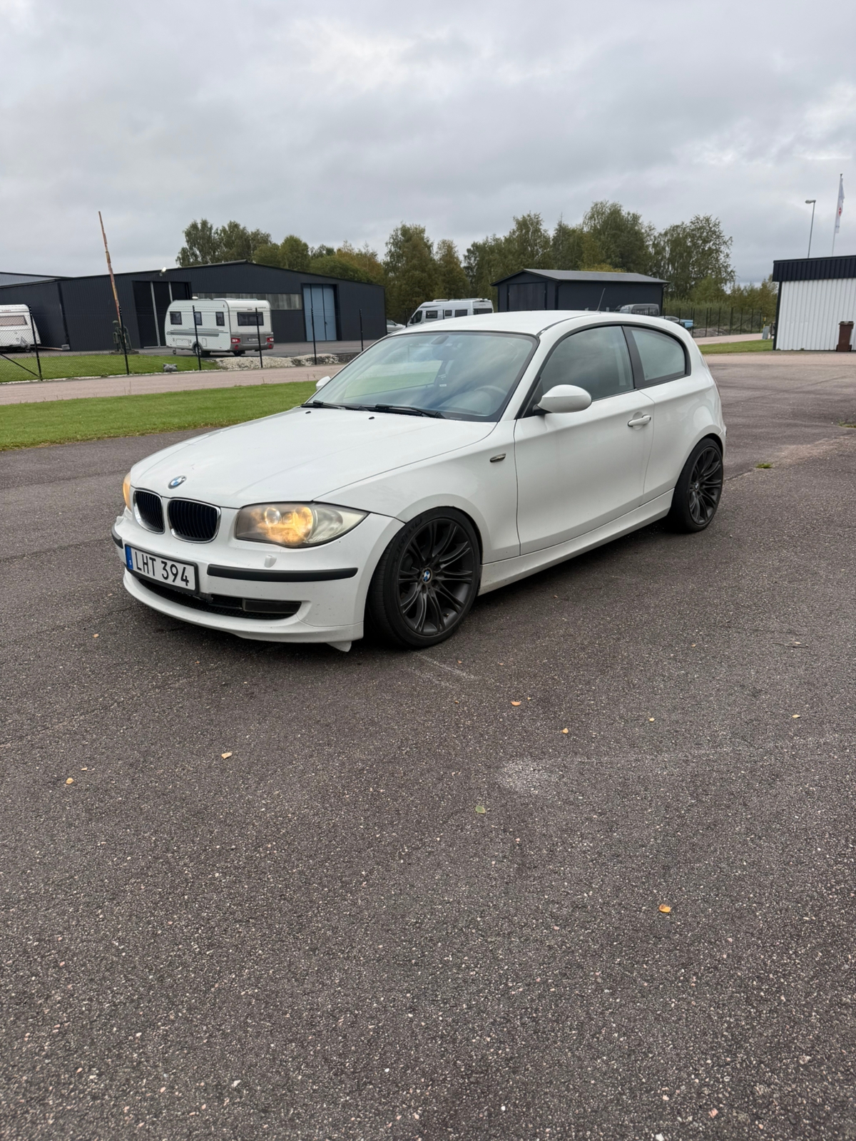 BMW 118 d 3-dörrars Manuell 2008, kuva 2/9