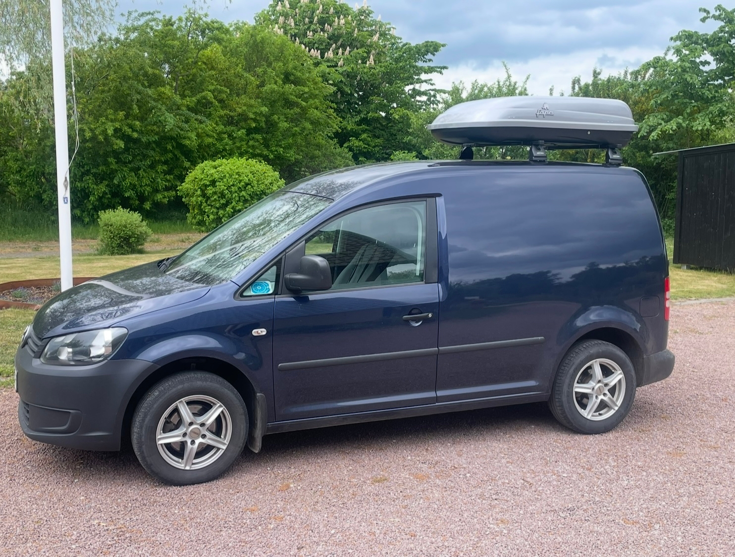 Volkswagen Caddy Skåpbil 1.6 TDI Manuell 2015, bild 2/10