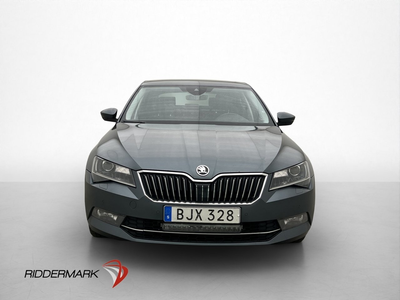 Skoda Superb 2018, bild 2/10