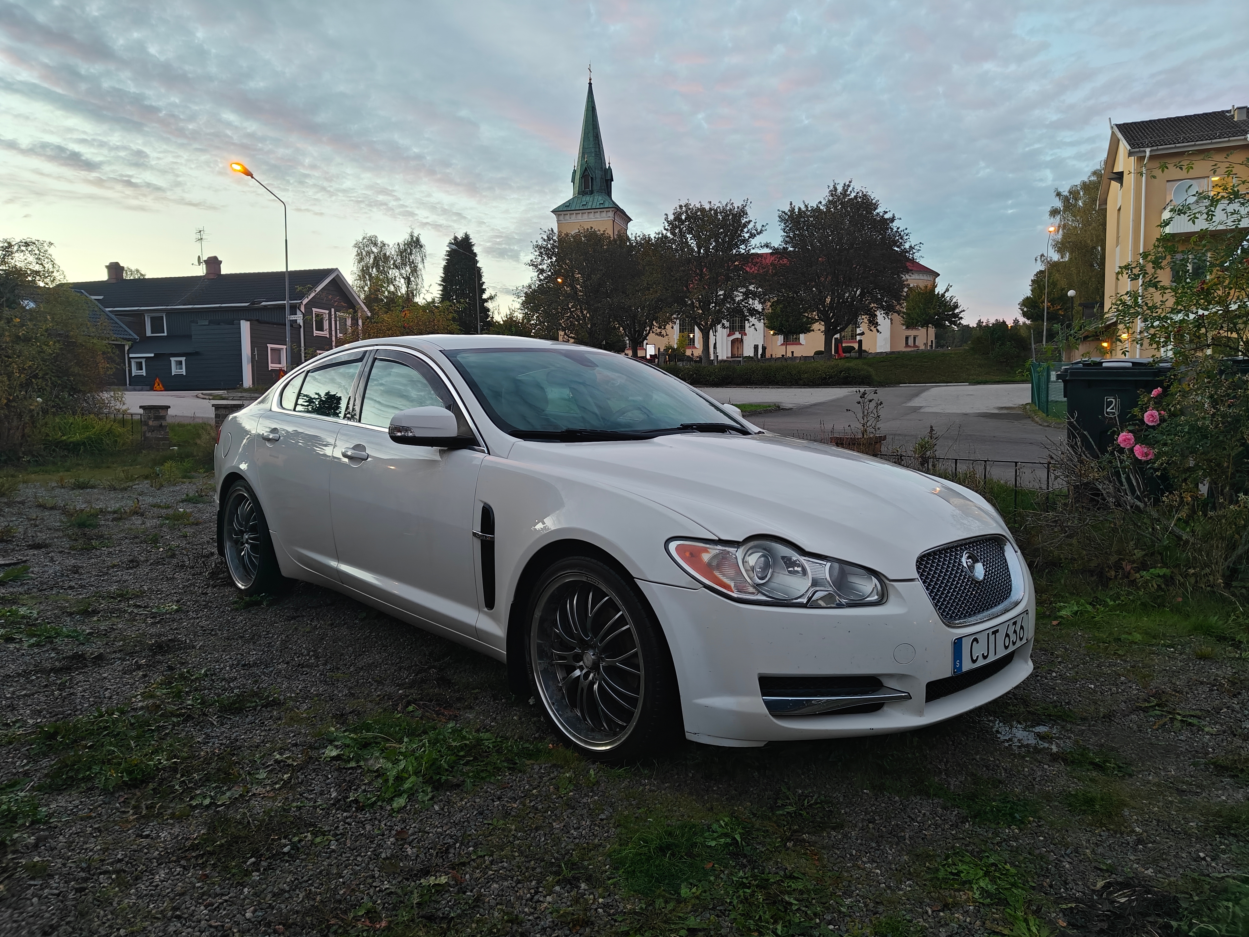 Jaguar XF 2.7 V6 Automatisk 2009, bild 3/10