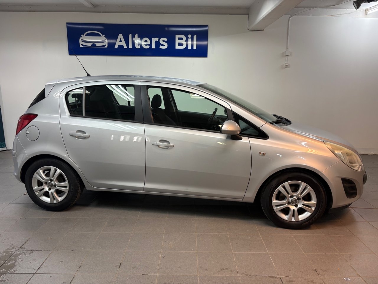 Opel Corsa 2012, bild 2/16