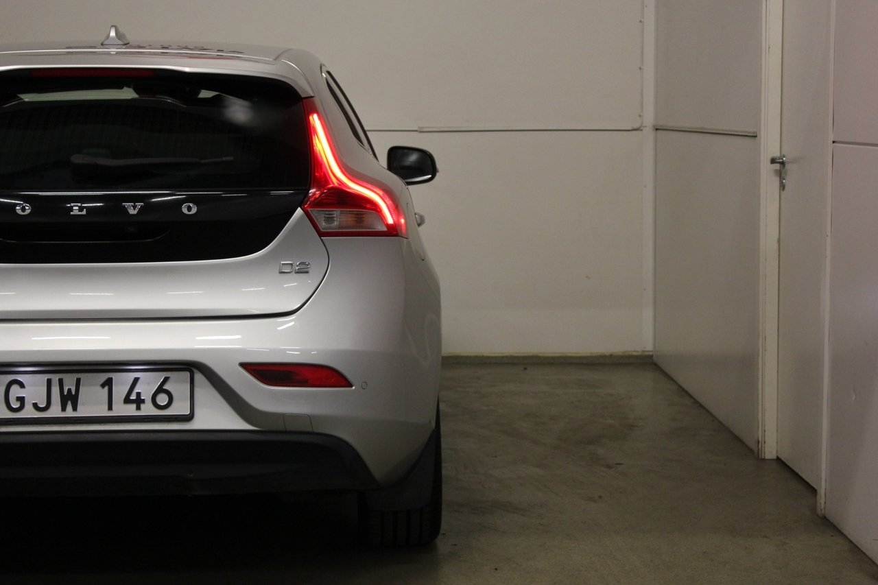 Volvo V40 D2 Momentum 2014, photo 6/10