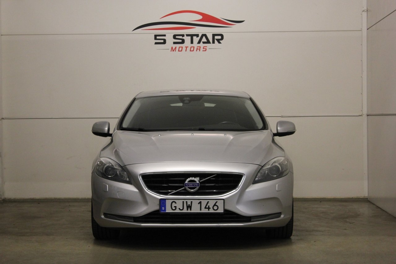 Volvo V40 D2 Momentum 2014, photo 3/10