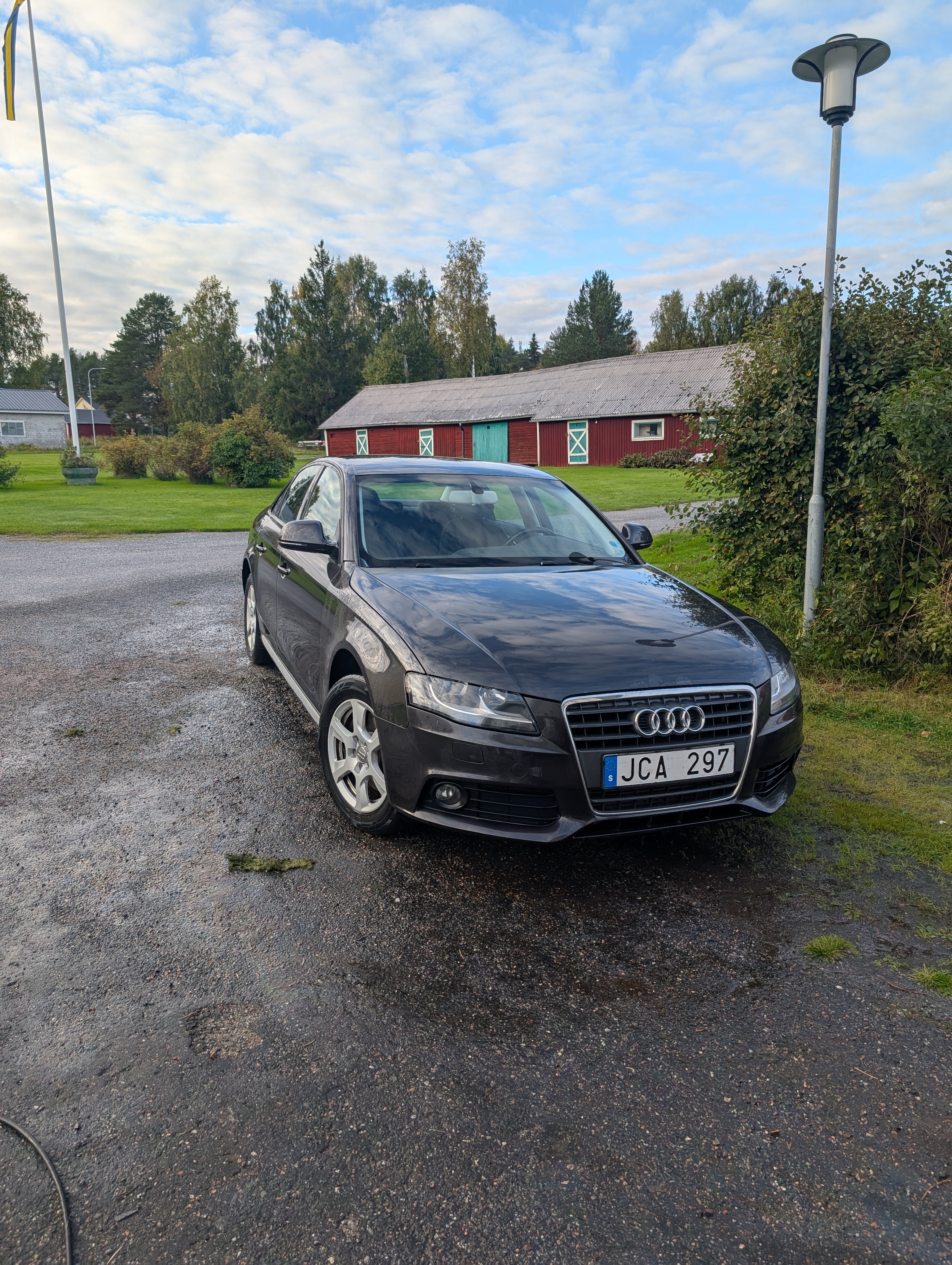 Audi A4 Sedan 2.0 TDI DPF Manuell 2009, bild 2/6