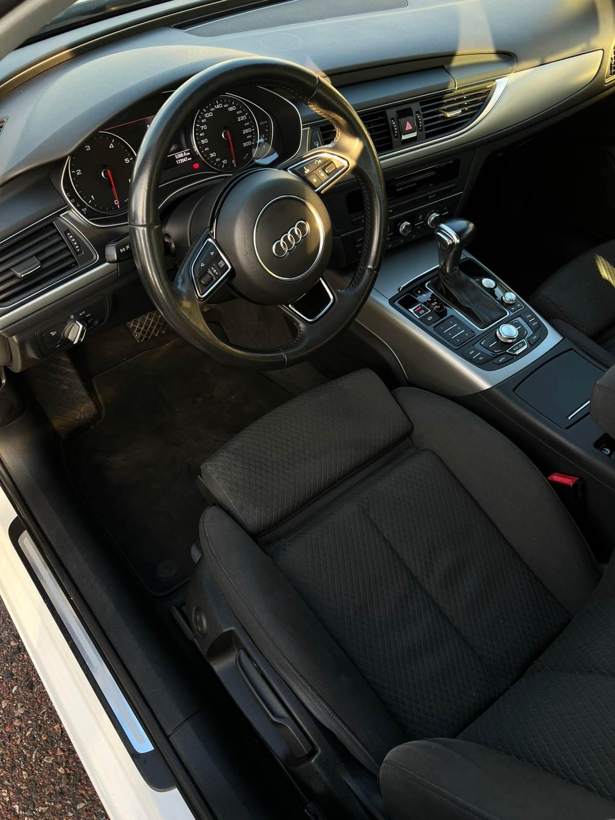 Audi A6 Sedan 2.0 TDI DPF Multitronic 2013, bild 7/10