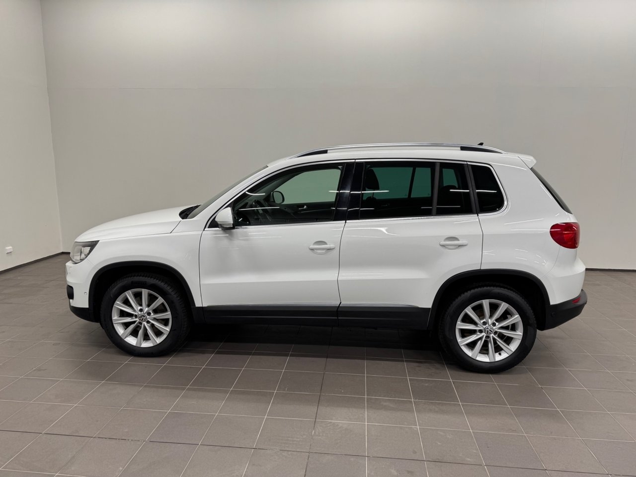 Volkswagen Tiguan 2015, bild 6/10