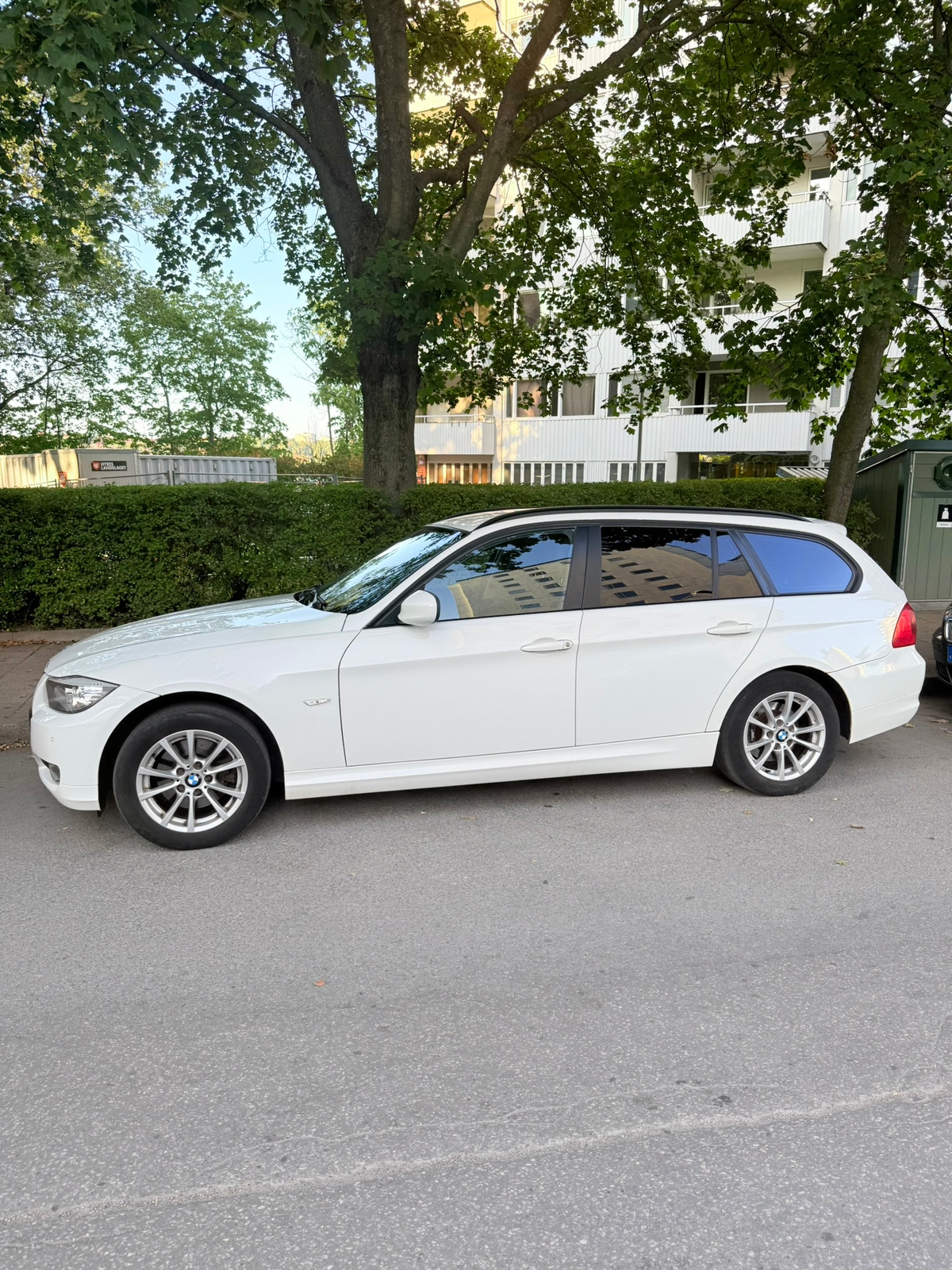 BMW 320 d Touring Automatisk 2012, bild 2/2