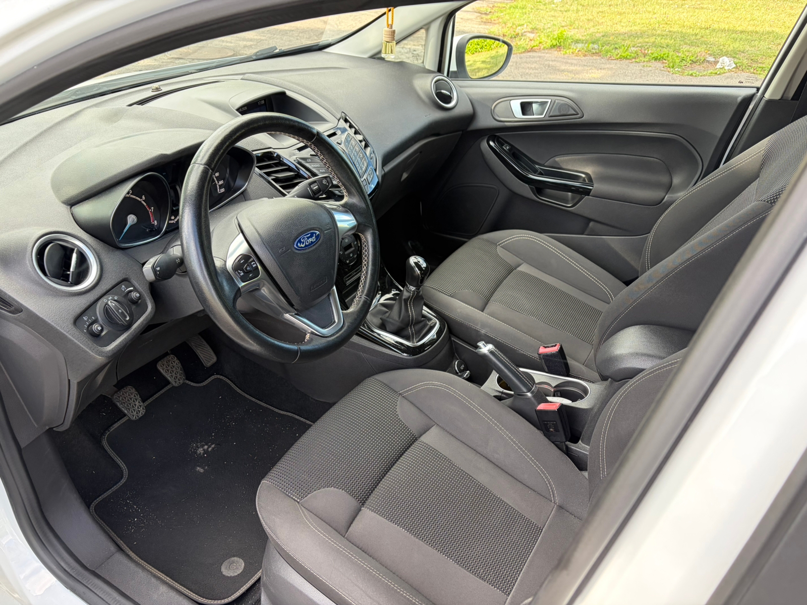 Ford Fiesta 2016, bild 5/6