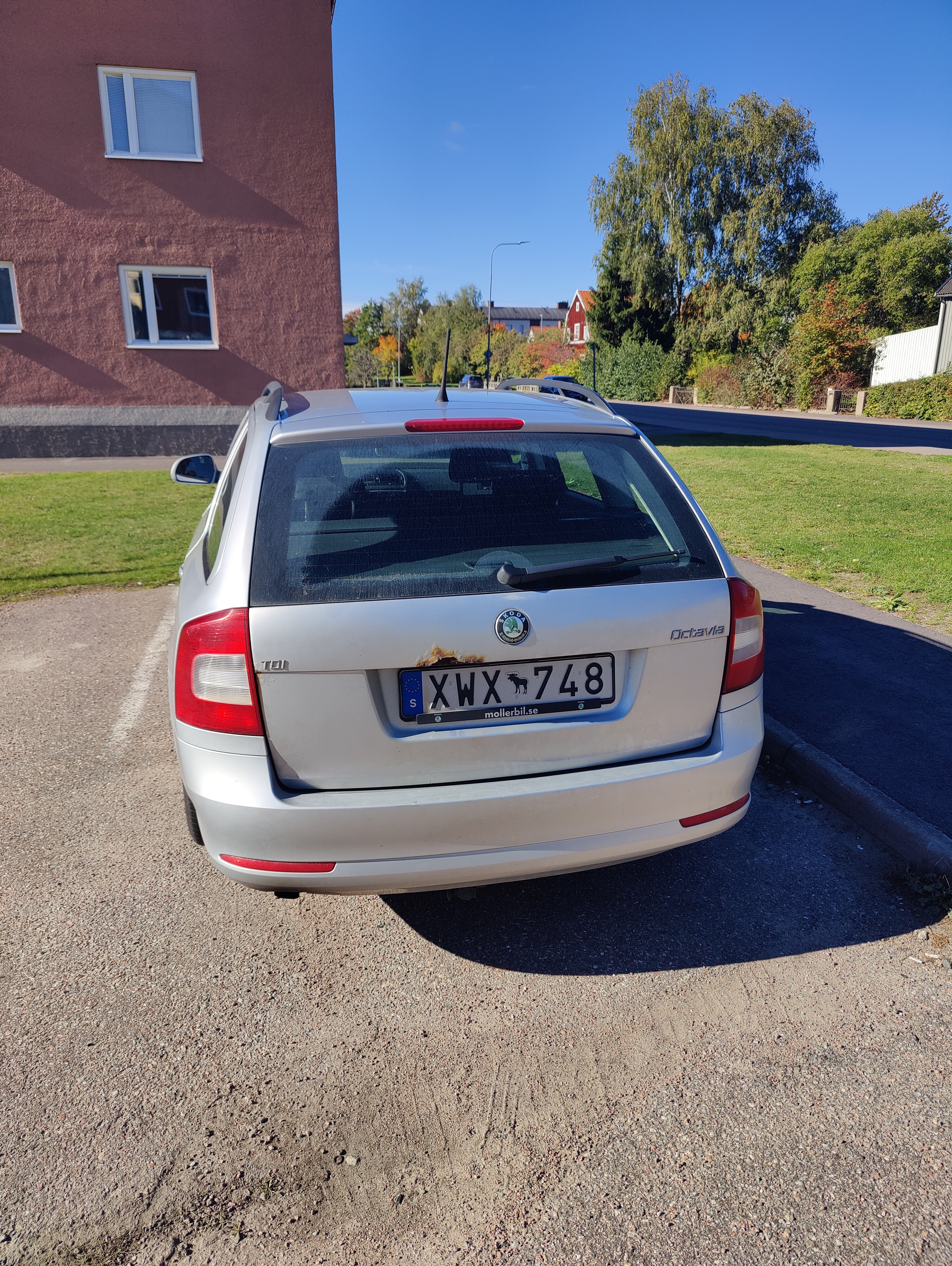 Skoda Octavia Kombi 1.6 TDI Manuell 2012, bild 2/5
