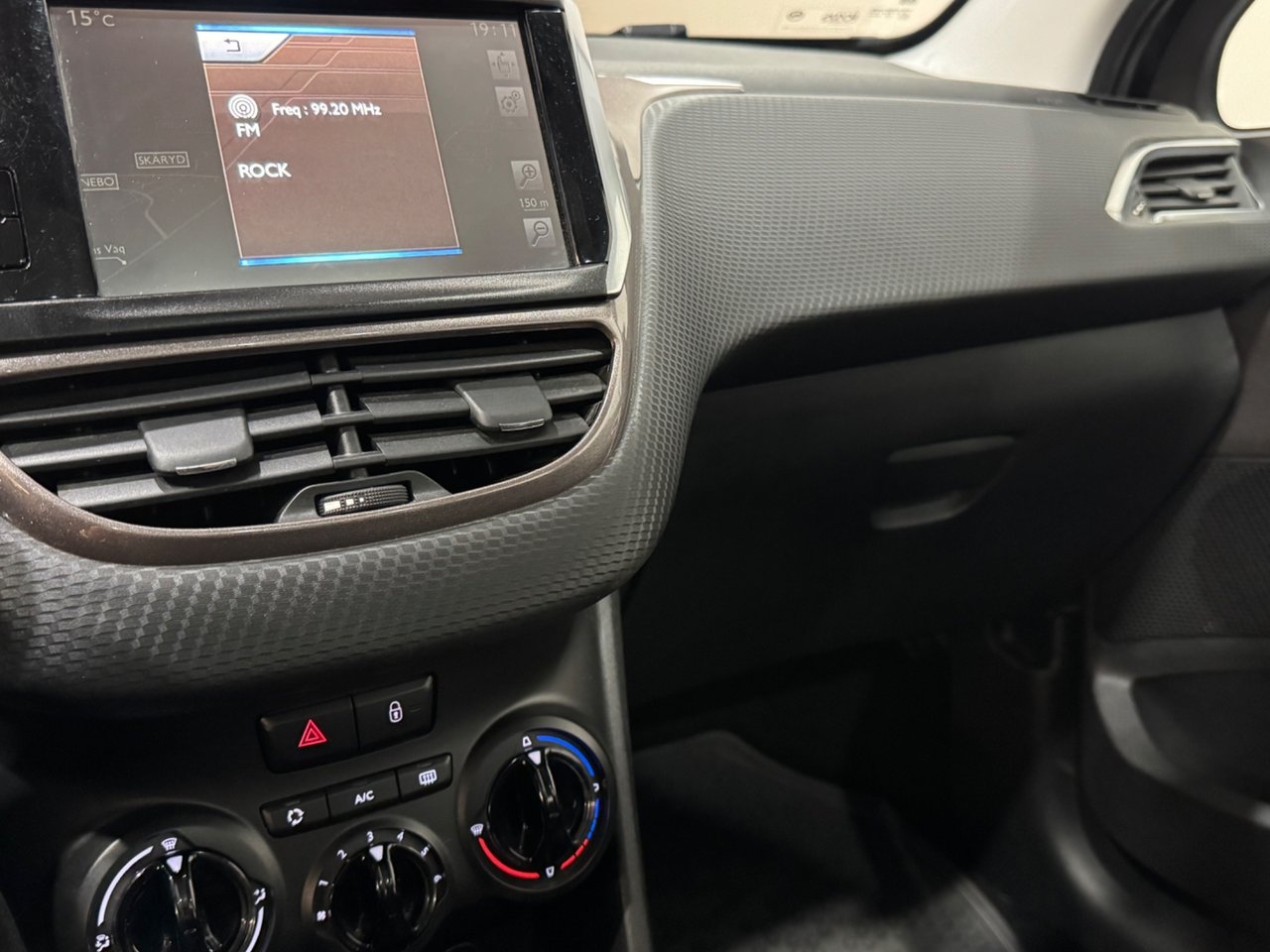 Peugeot 2008 1.2 VTi Euro 5 Dragkrok GPS 2013, bild 7/8