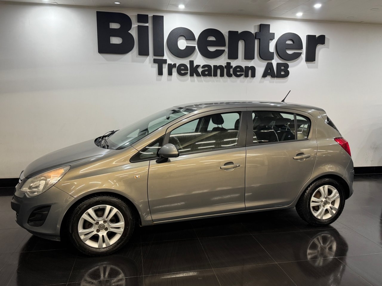 Opel Corsa 2011, bild 3/4