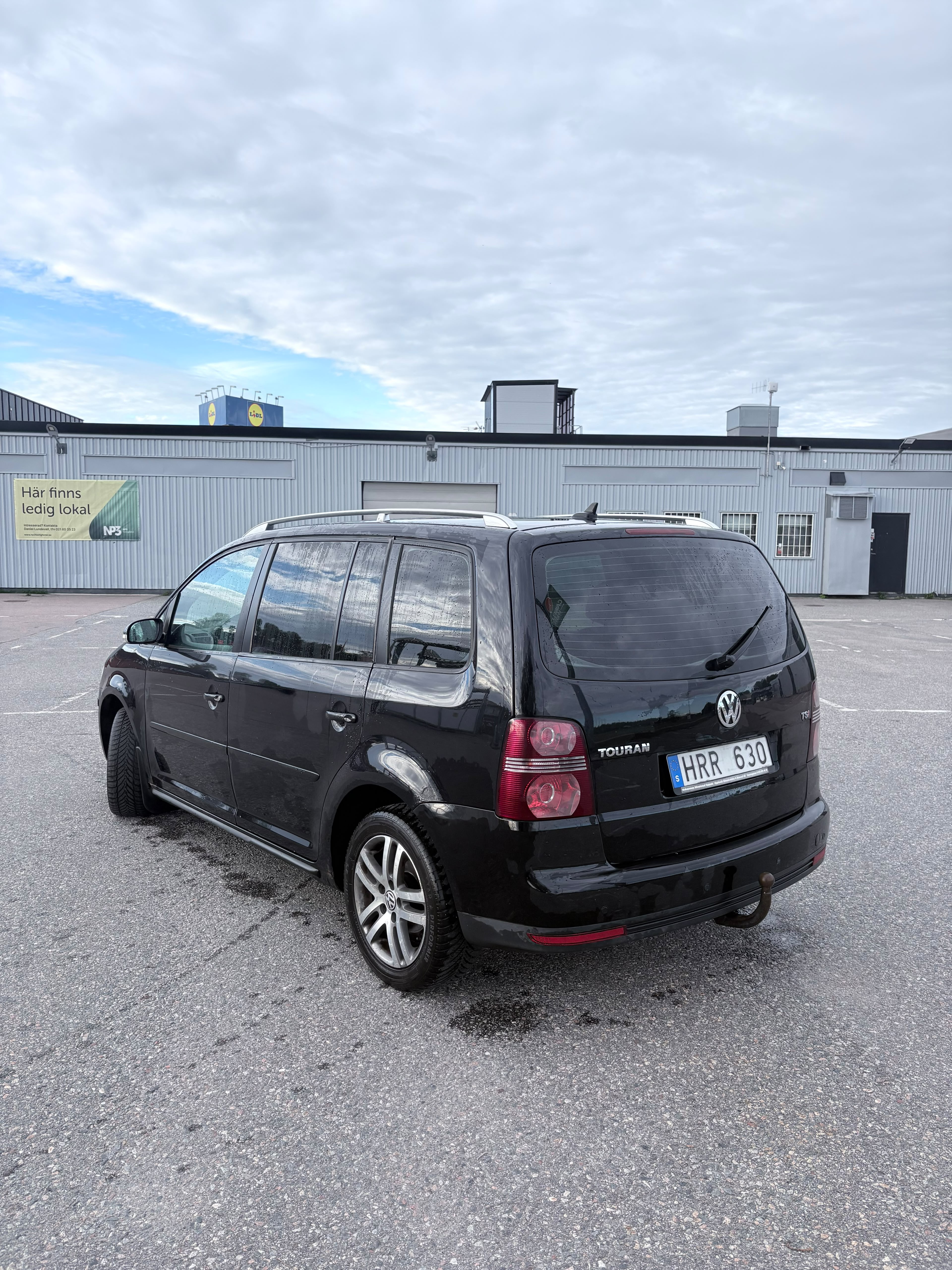 Volkswagen Touran 2009, kuva 2/5