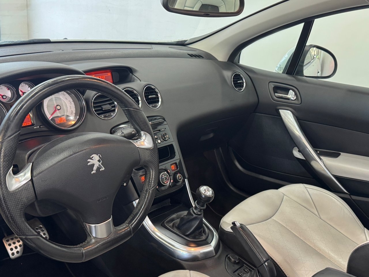 Peugeot 308 2012, bild 6/9