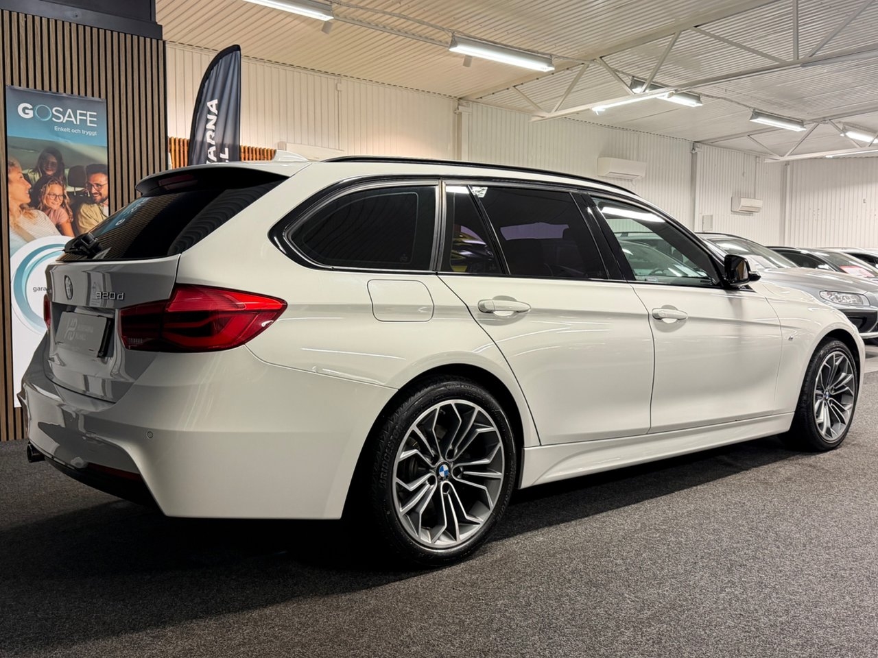 BMW 320 2017, bild 6/10