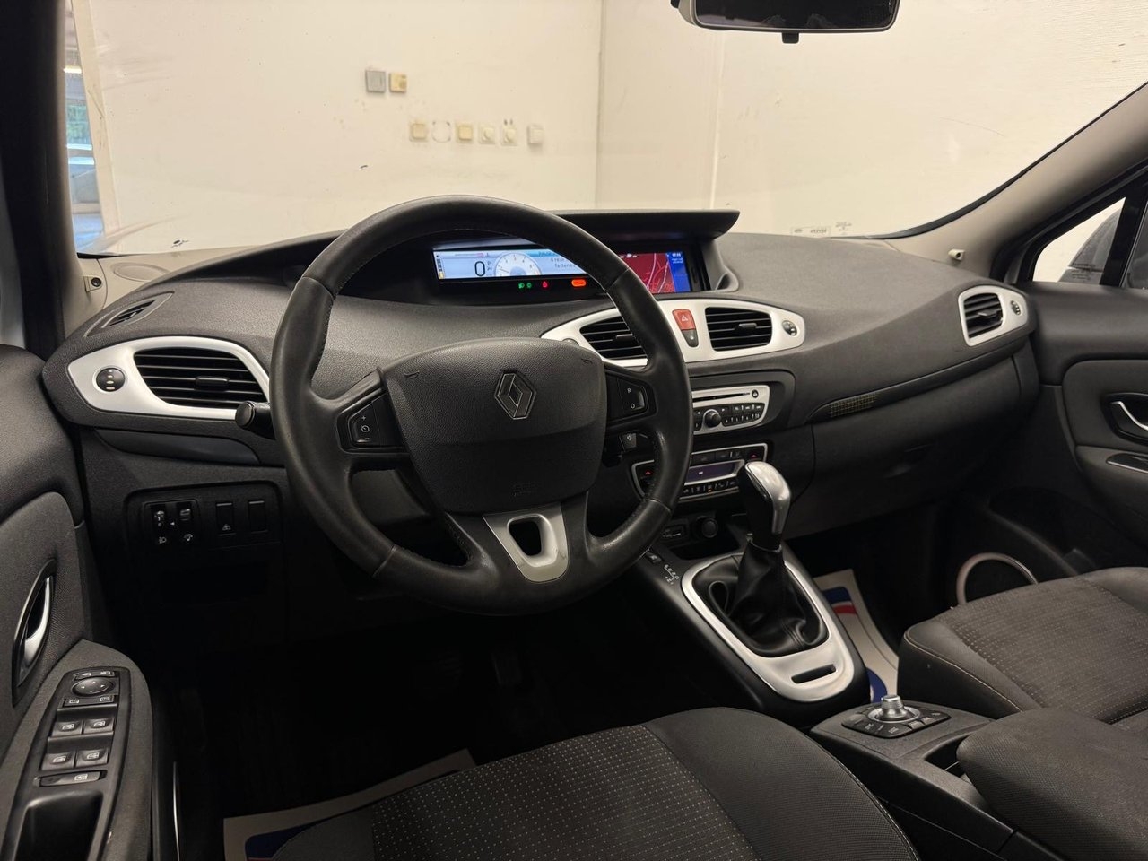 Renault Grand Scenic 2.0 dCi Euro 5 2010, bild 4/10