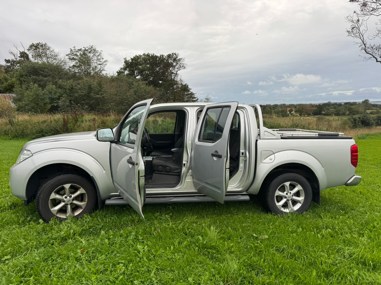 Nissan Navara 2013, bild 2/5