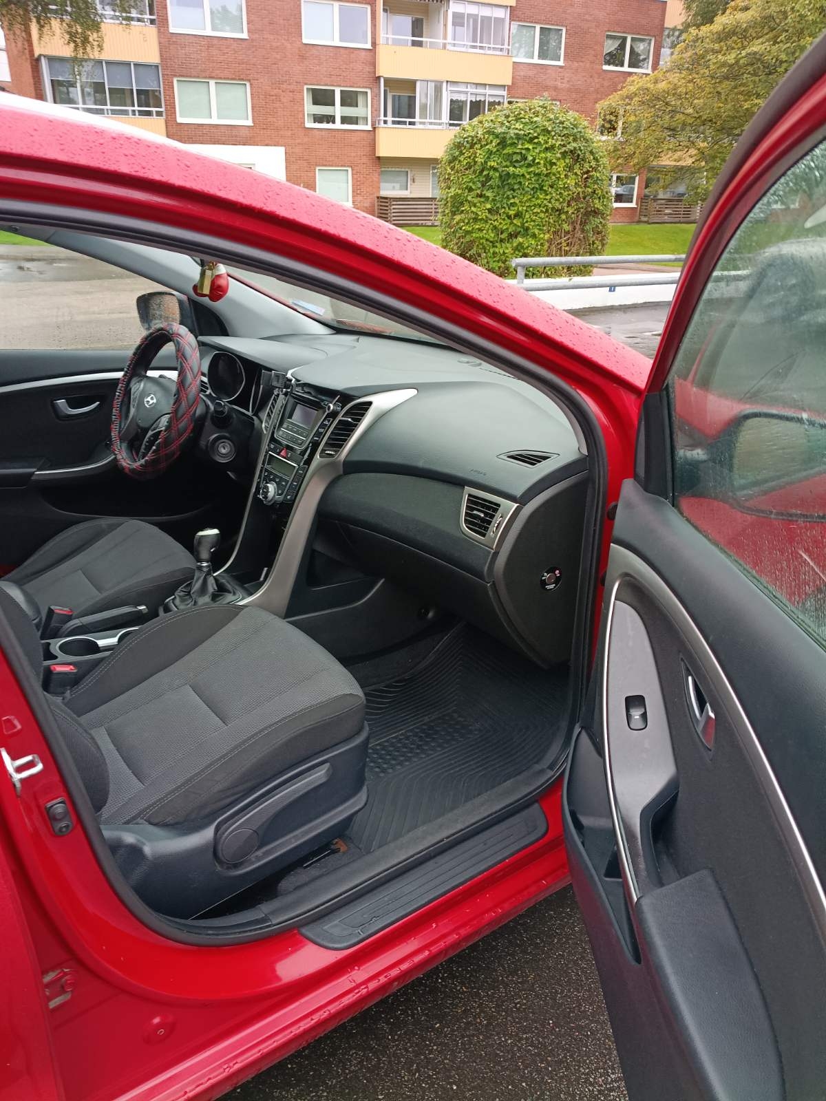 Hyundai i30 Kombi 1.6 CRDi Manuell 2013, bild 4/6