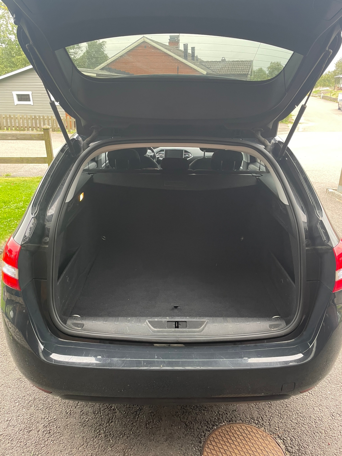 Peugeot 308 SW 1.2 PureTech 110 Manuell 2016, bild 6/7