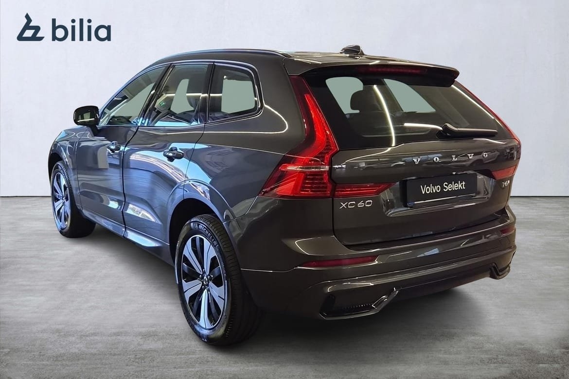 Volvo XC60 T6 Plus Dark Edition PANO 2025, bild 2/10