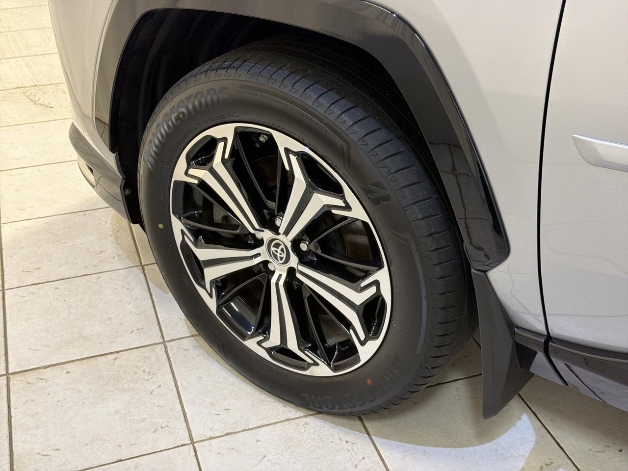 Toyota RAV4 2024, bild 6/10