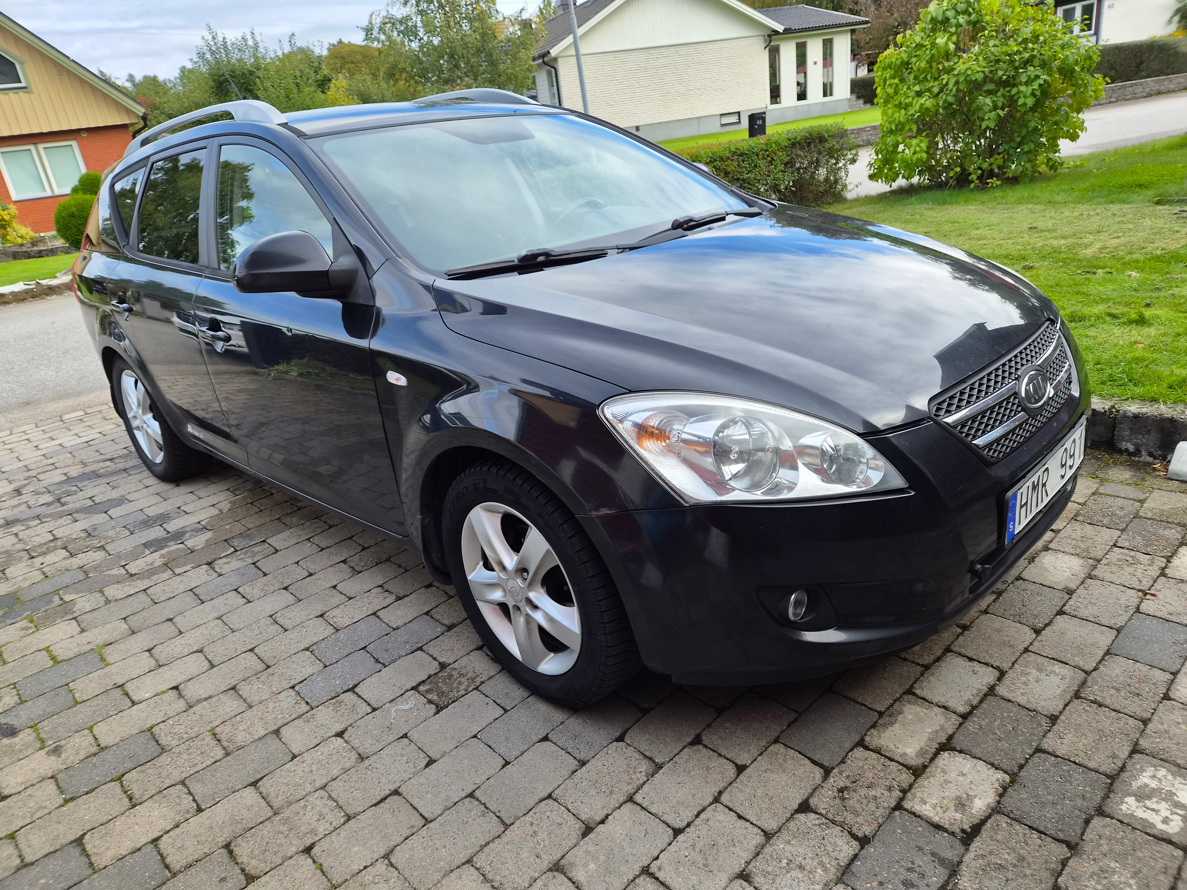 Kia Ceed _sw 1.6 CRDi Manuell 2008, photo 2/2