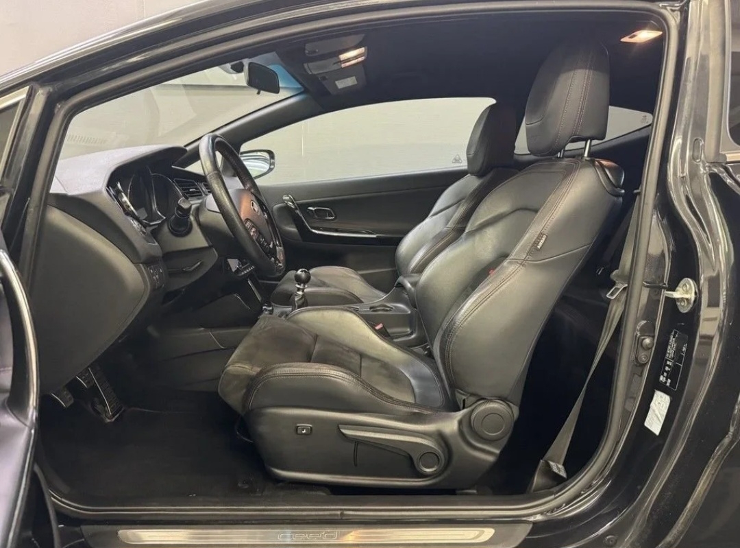 Kia ProCeed pro_ceed GT 1.6 GDI Manuell 2014, bild 5/6