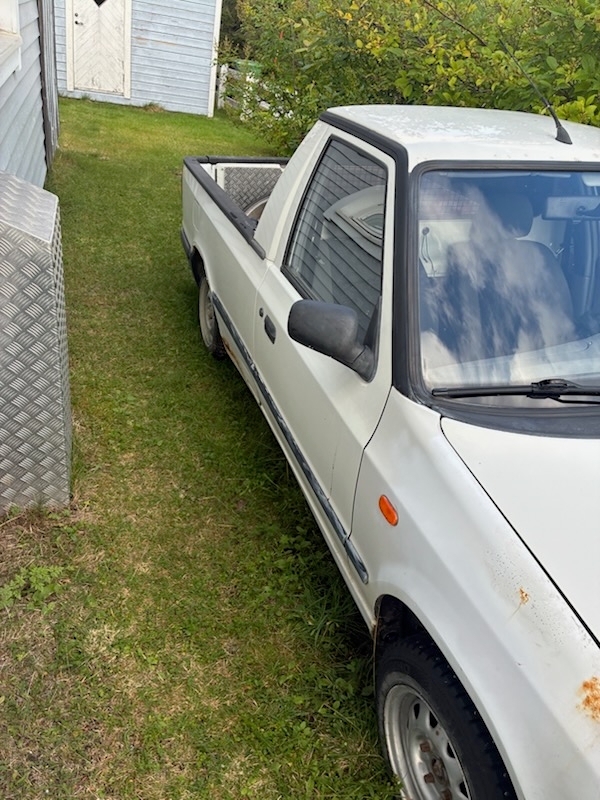 Volkswagen Caddy Pickup 1.9 D Manuell 1999, bild 2/10