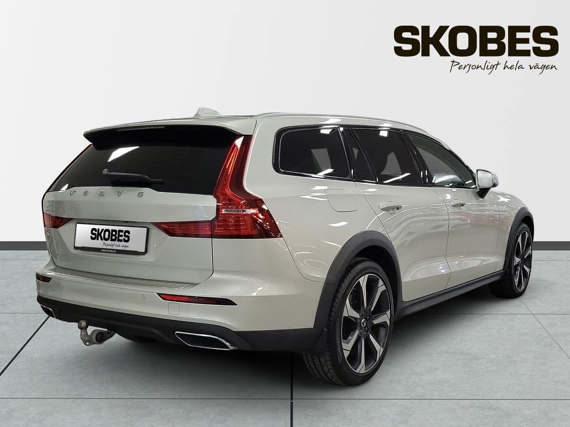 Volvo V60 Cross Country B4 AWD D Adv 2022, bild 7/10