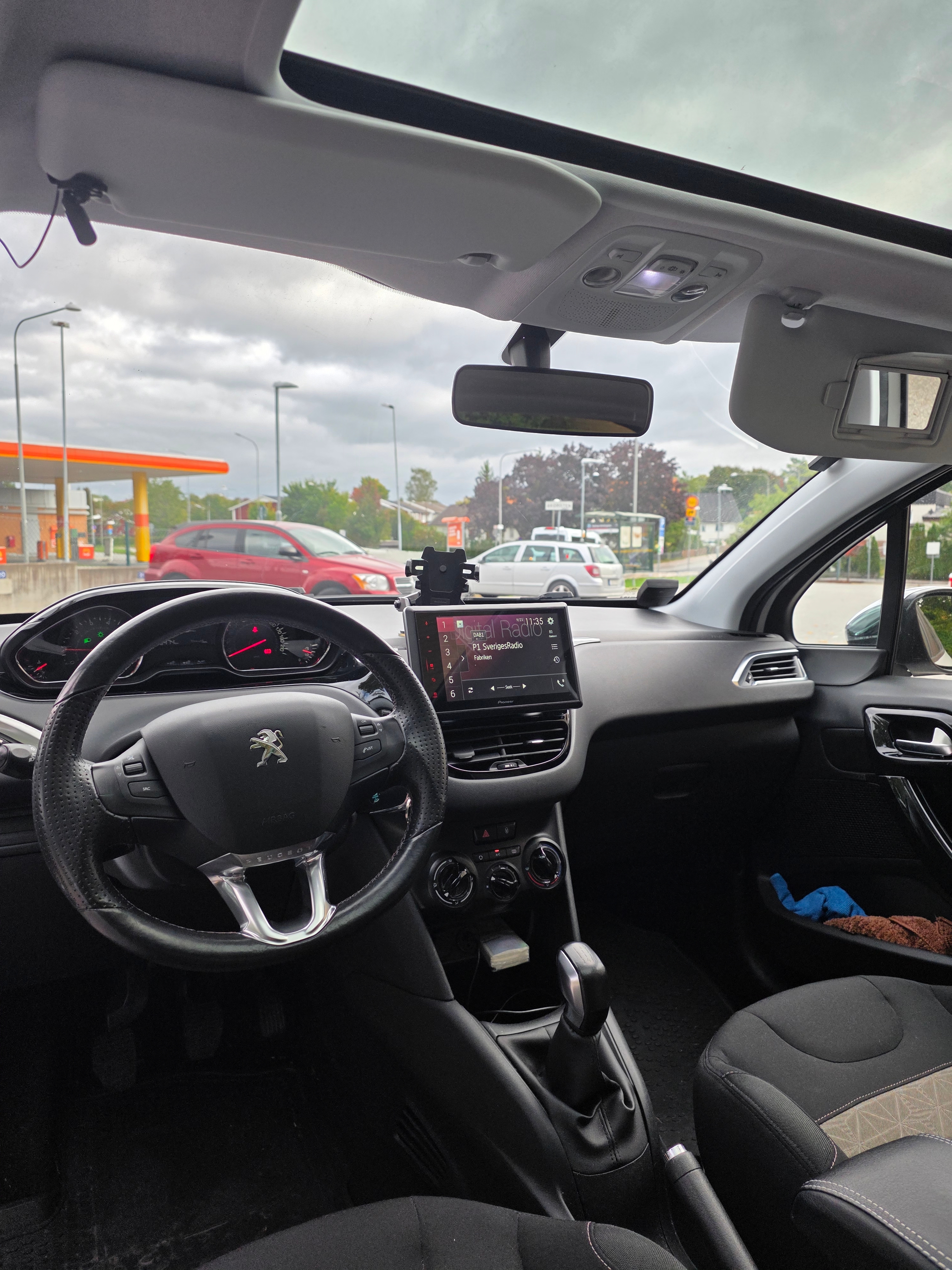 Peugeot 208 5-dörrar 1.2 VTi 82 Manuell 2014, bild 6/10