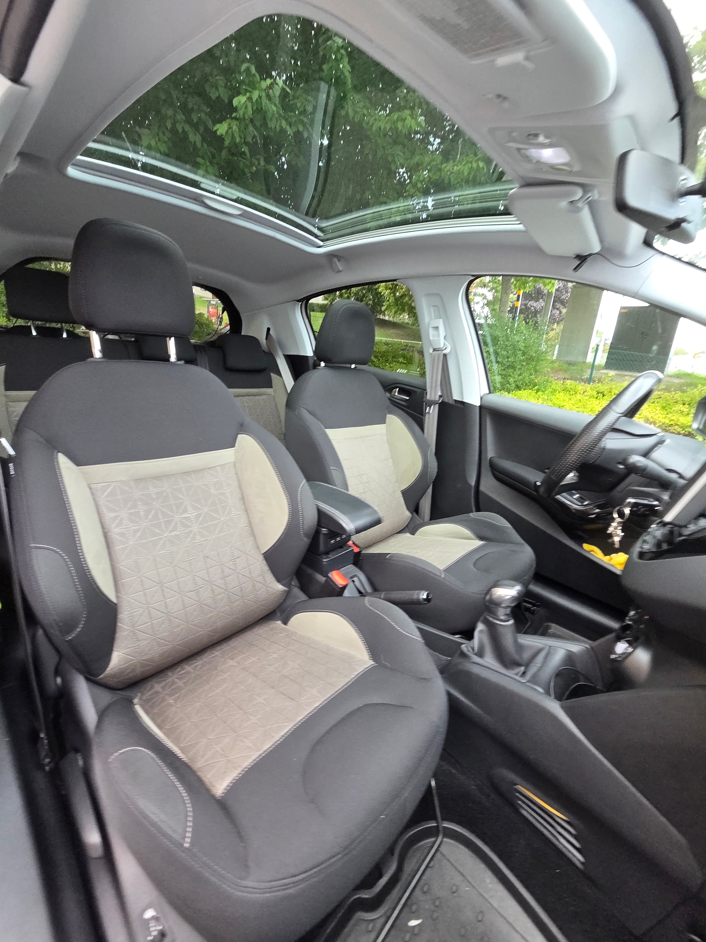 Peugeot 208 5-dörrar 1.2 VTi 82 Manuell 2014, bild 7/10