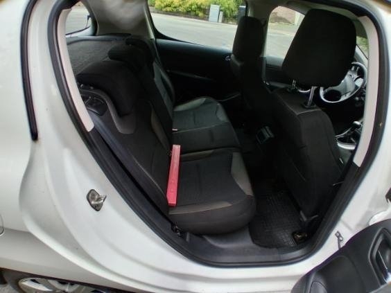 Peugeot 308 5-dörrar 1.6 VTi 2010, bild 7/8