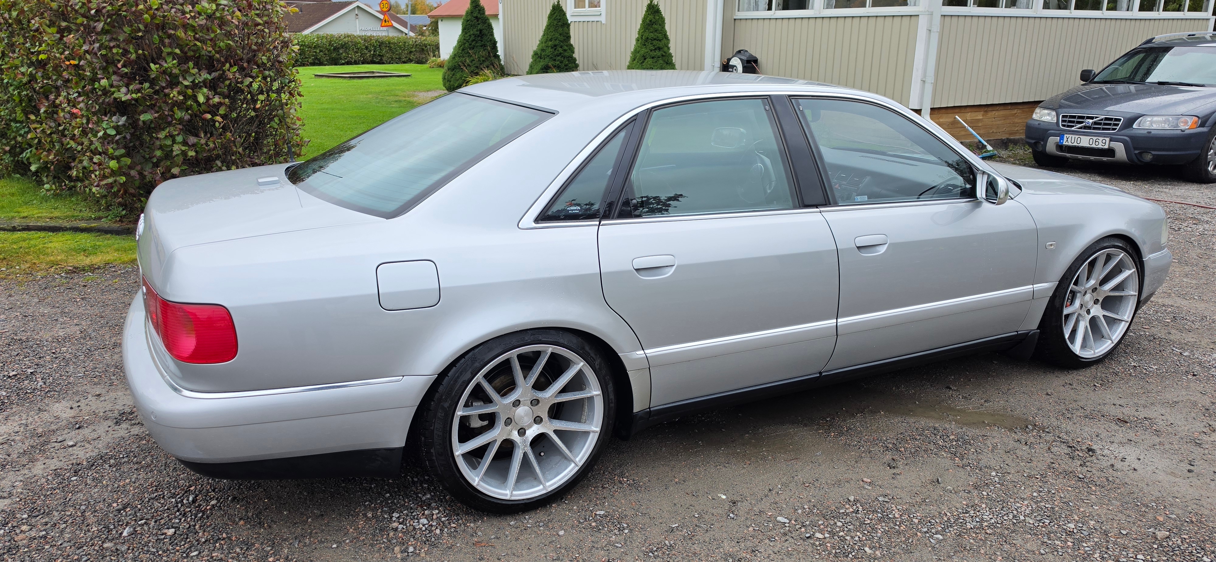 Audi S8 4.2 V8 quattro Manuell 2001, kuva 3/4